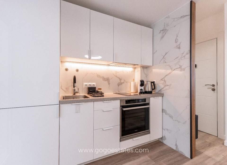 Resale - Apartment - Middle Floor Apartment - Torrevieja - Torrevieja Centro