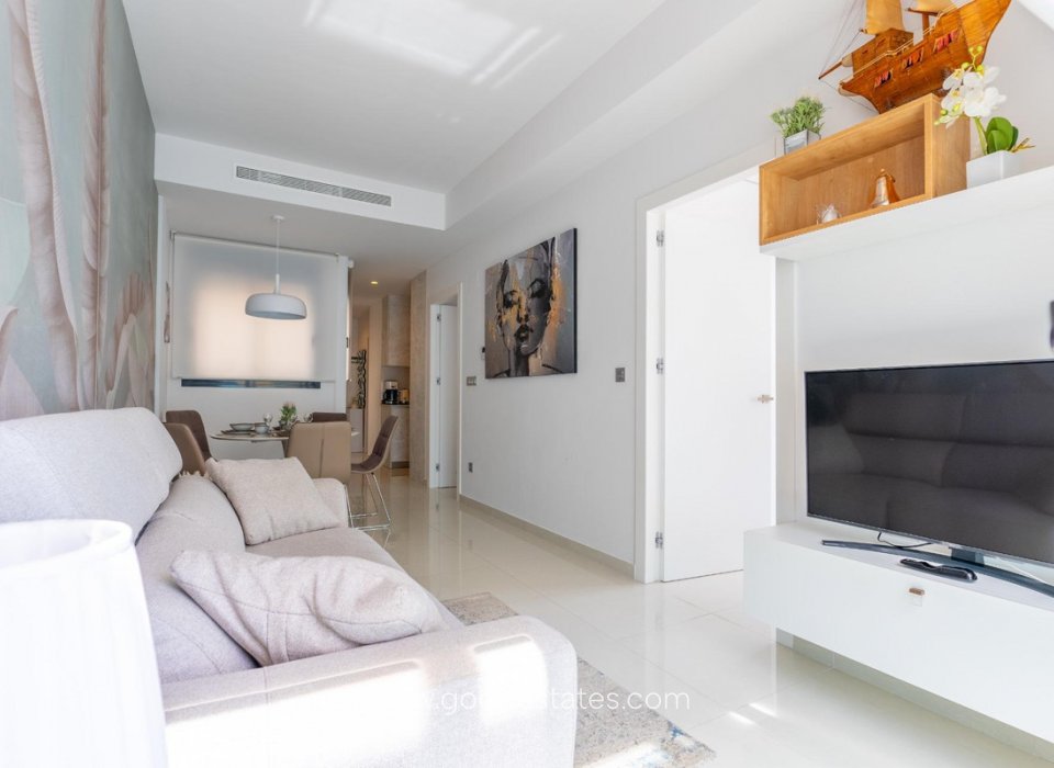 Resale - Apartment - Middle Floor Apartment - Torrevieja - Torrevieja Centro