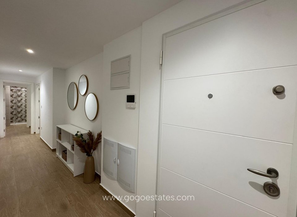 Resale - Apartment - Middle Floor Apartment - Torrevieja - Torrevieja Centro