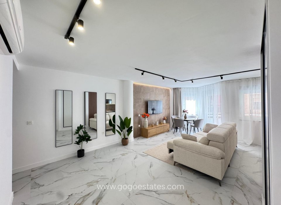 Resale - Apartment - Middle Floor Apartment - Torrevieja - Torrevieja Centro