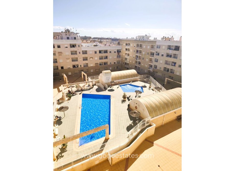 Resale - Apartment - Middle Floor Apartment - Torrevieja - Torrevieja Centro