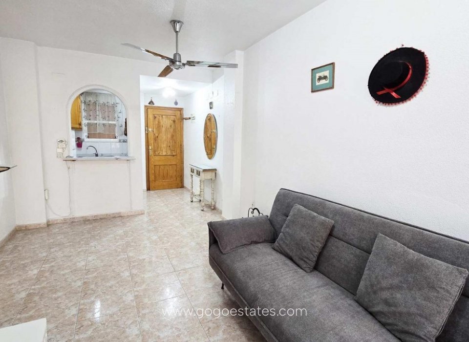 Resale - Apartment - Middle Floor Apartment - Torrevieja - Torrevieja Centro