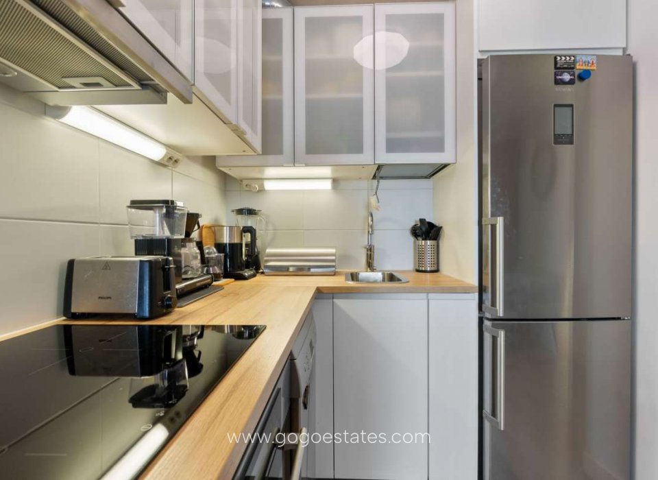 Resale - Apartment - Middle Floor Apartment - Torrevieja - Torrevieja Centro