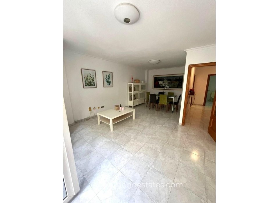 Resale - Apartment - Middle Floor Apartment - Torrevieja - Torrevieja Centro