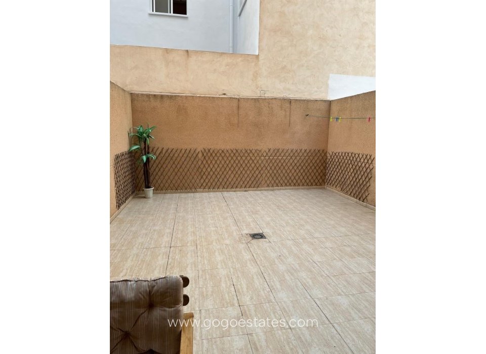 Resale - Apartment - Middle Floor Apartment - Torrevieja - Torrevieja Centro