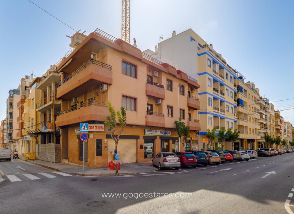 Resale - Apartment - Middle Floor Apartment - Torrevieja - Torrevieja Centro