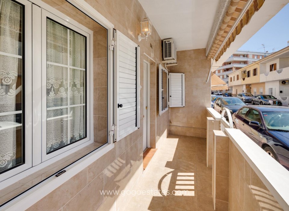 Resale - Bungalow - Torrevieja - Playa de La Acequion