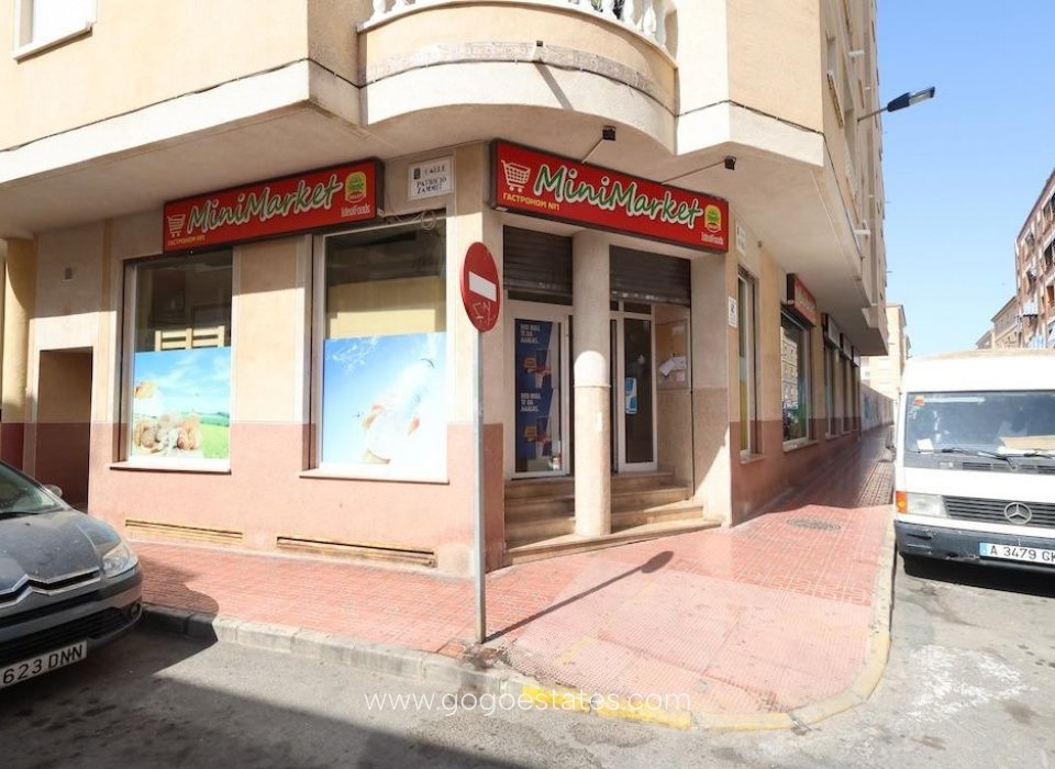 Resale - Commercial - Commercial Premises - Torrevieja - Torrevieja Centro
