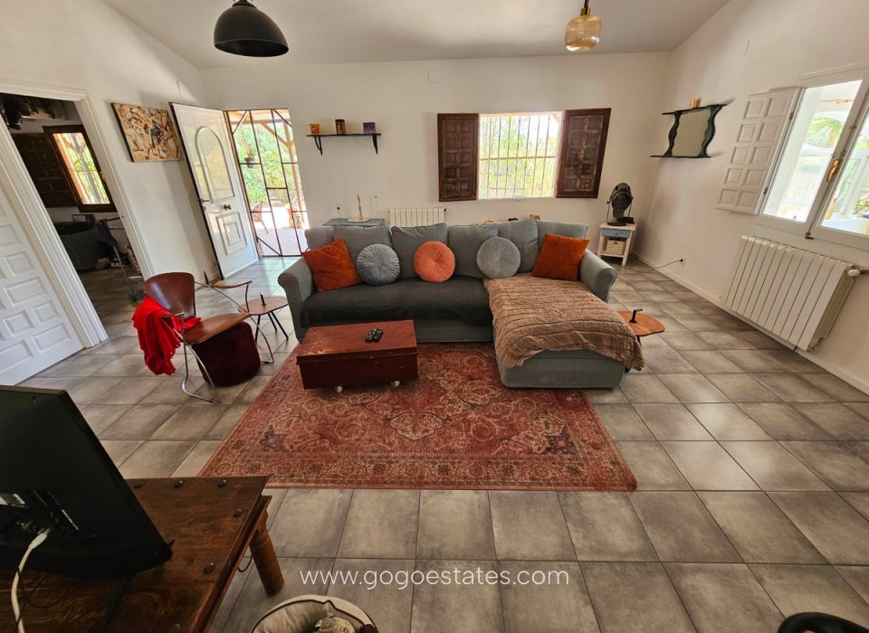 Resale - Commercial - Other - Sax - Sax Centro