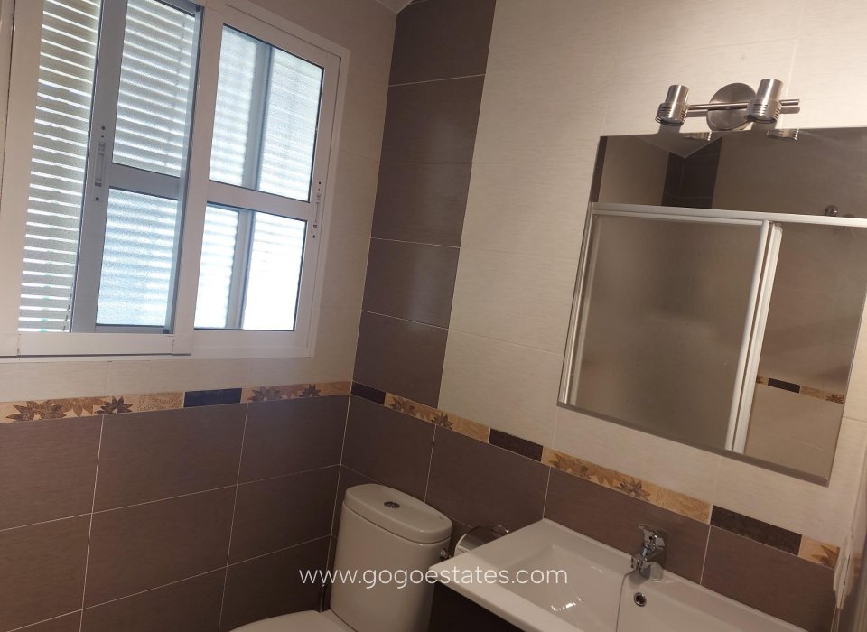 Resale - Country House - Freila