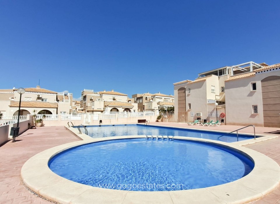 Resale - House - Bungalow - Torrevieja - Torrevieja Centro