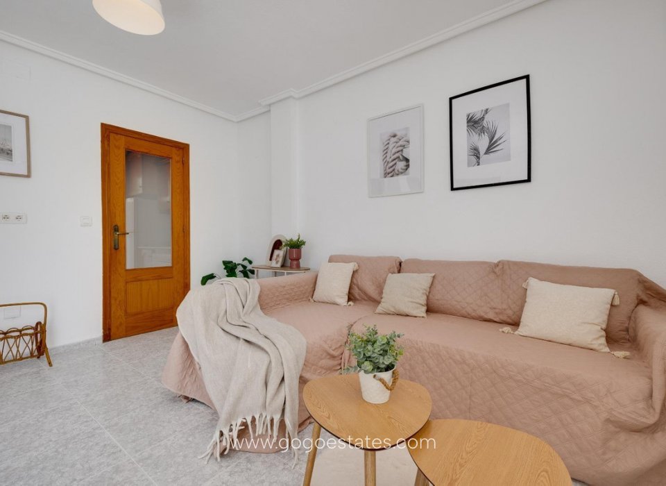 Resale - House - Bungalow - Torrevieja - Torrevieja Centro