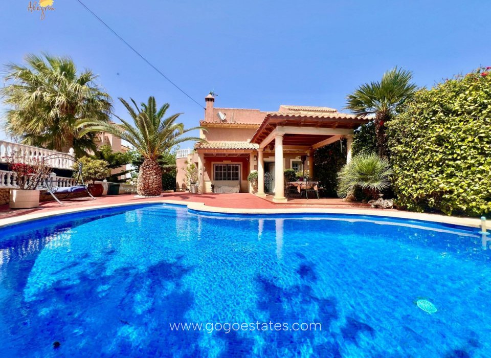 Resale - House - Bungalow - Torrevieja - Torrevieja Centro