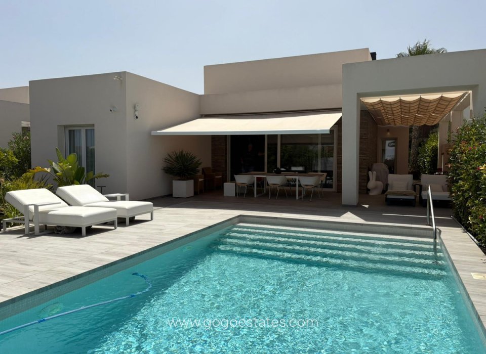 Resale - House - Detached Villa - Algorfa - La finca golf