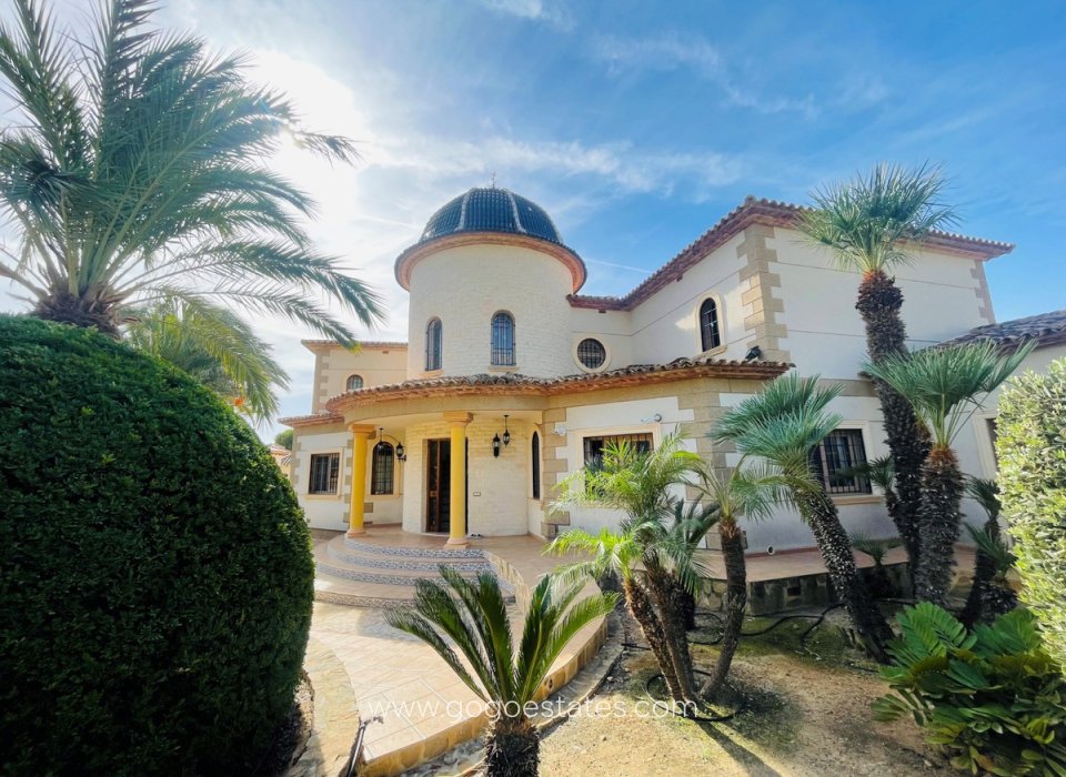 Resale - House - Detached Villa - Altea - Altea Centro