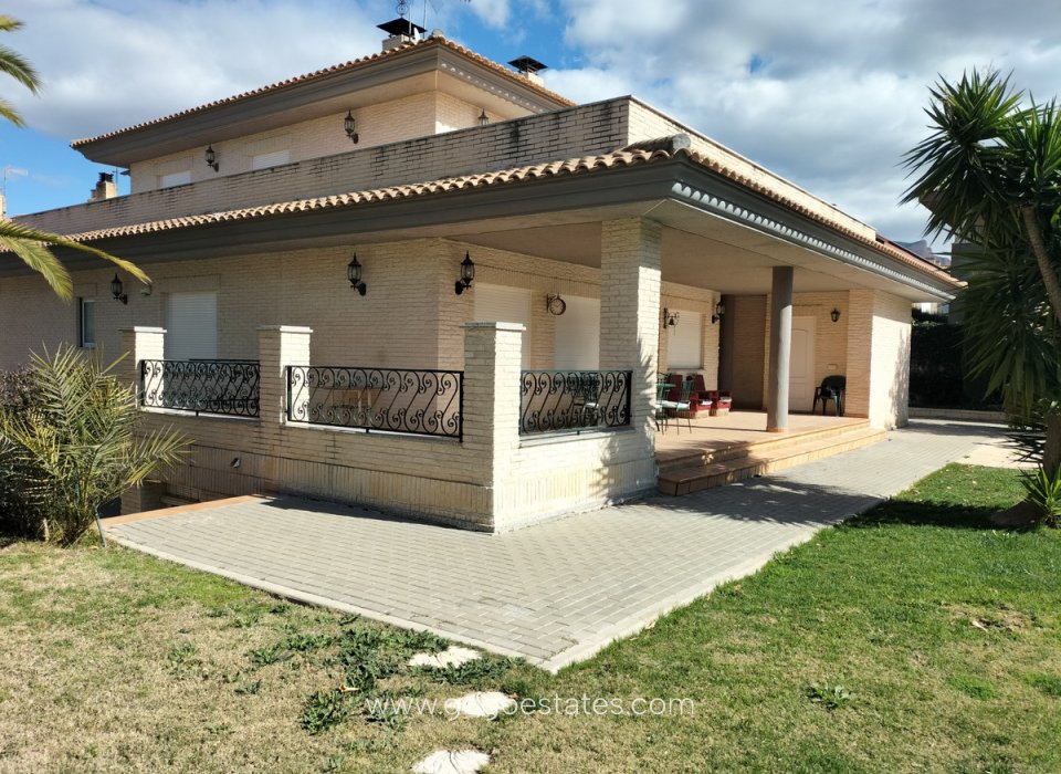 Resale - House - Detached Villa - Elda - Elda Centro
