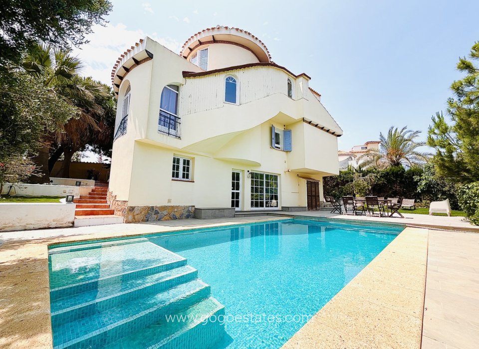 Resale - House - Detached Villa - Orihuela - La Zenia