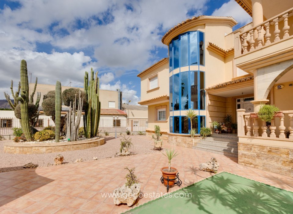 Resale - House - Detached Villa - Orihuela - Orihuela Centro