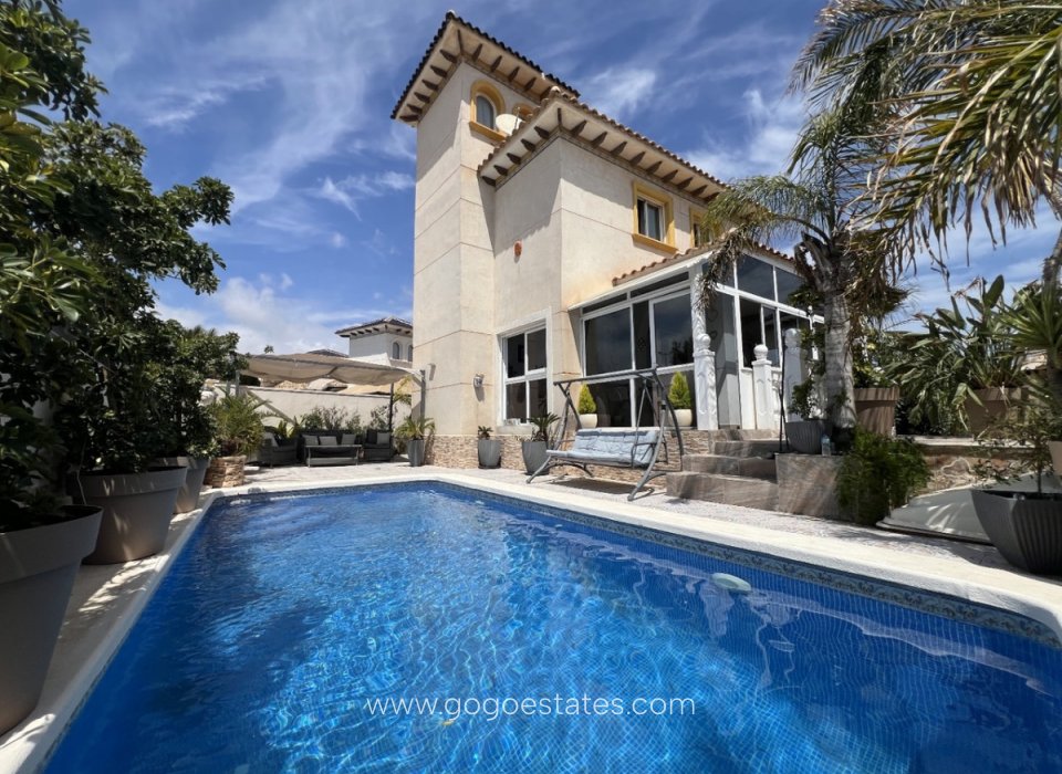 Resale - House - Detached Villa - Orihuela - Orihuela Centro