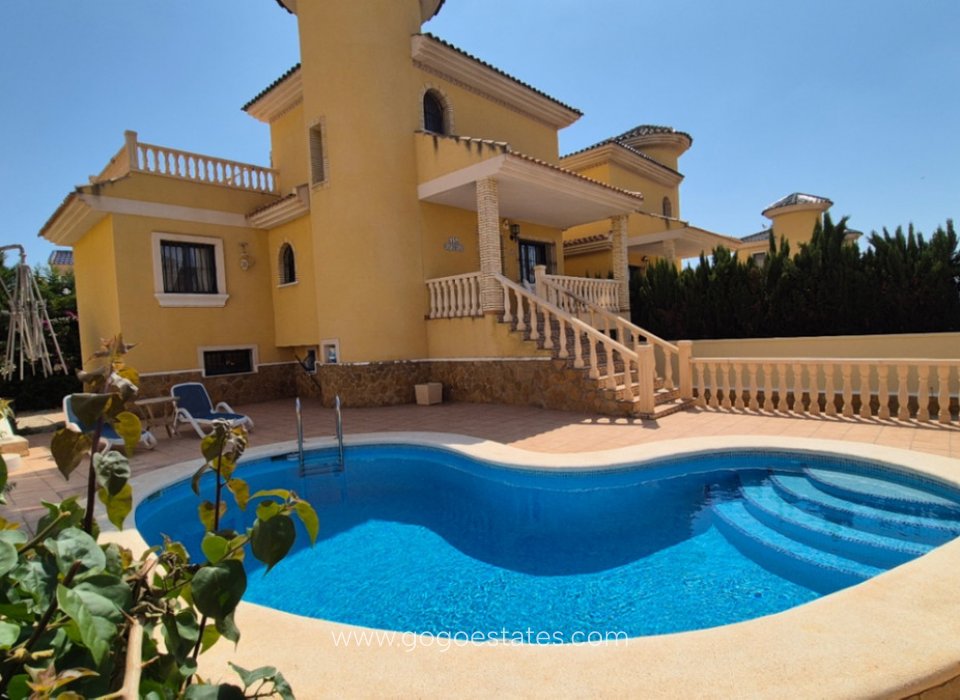 Resale - House - Detached Villa - Orihuela - Orihuela Centro