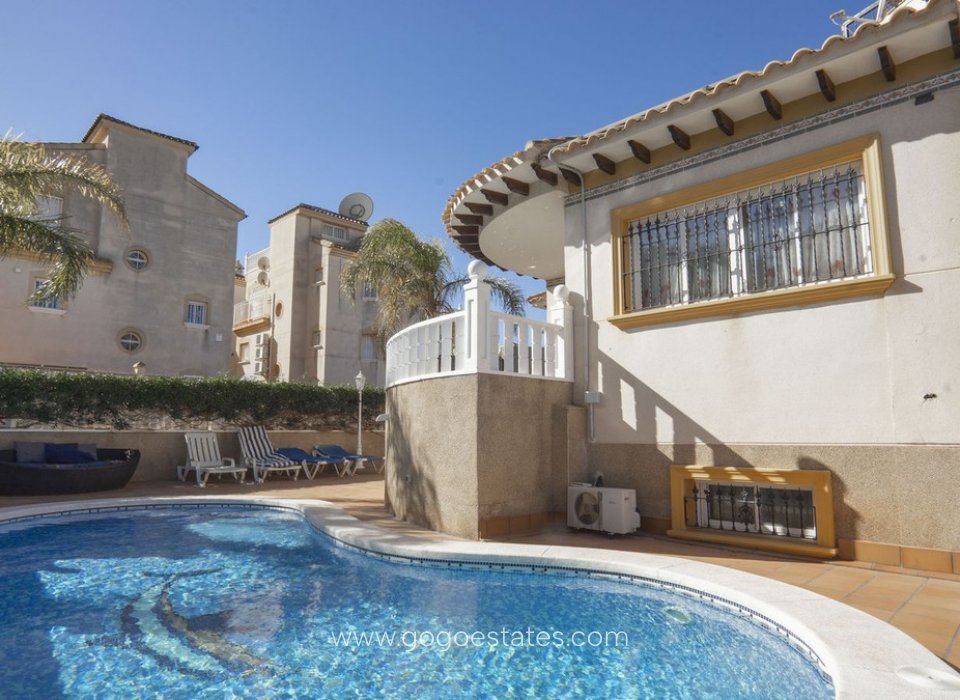 Resale - House - Detached Villa - Orihuela - Villamartin
