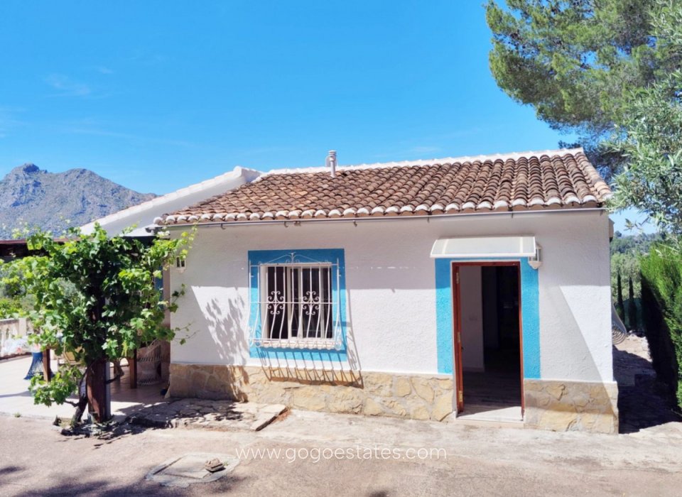 Resale - House - Detached Villa - Parcent