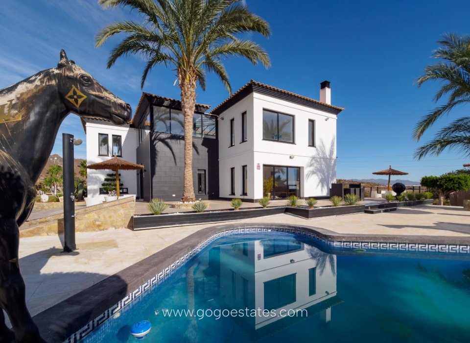 Resale - House - Detached Villa - San Juan de los Terreros - San Juan de los Terreros  centro
