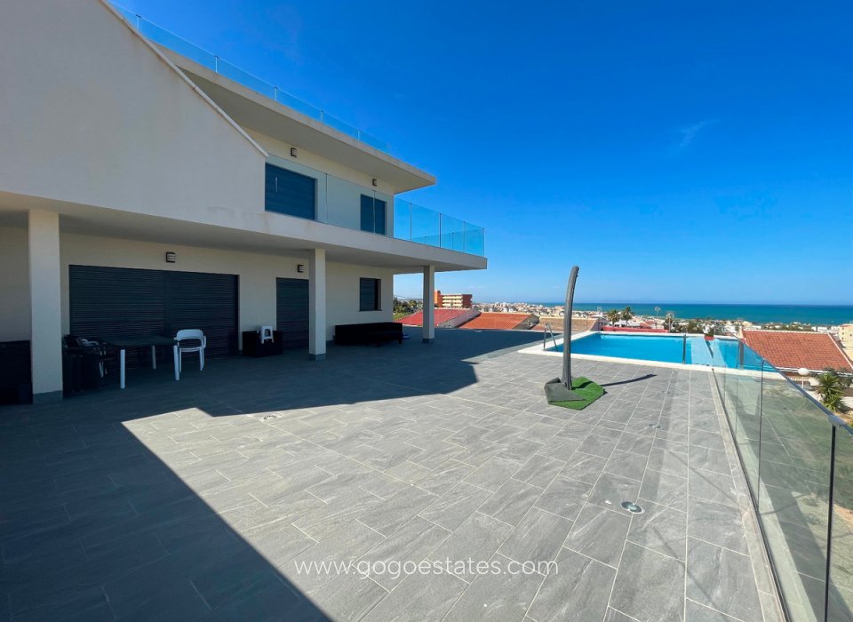 Resale - House - Detached Villa - Torrevieja - La Mata