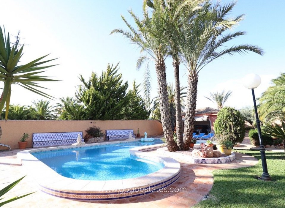 Resale - House - Detached Villa - Torrevieja - Nueva Torrevieja
