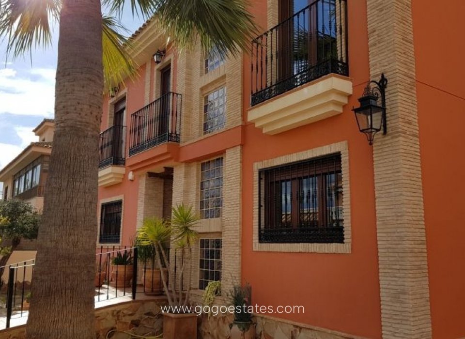 Resale - House - Detached Villa - Torrevieja - Torrevieja Centro