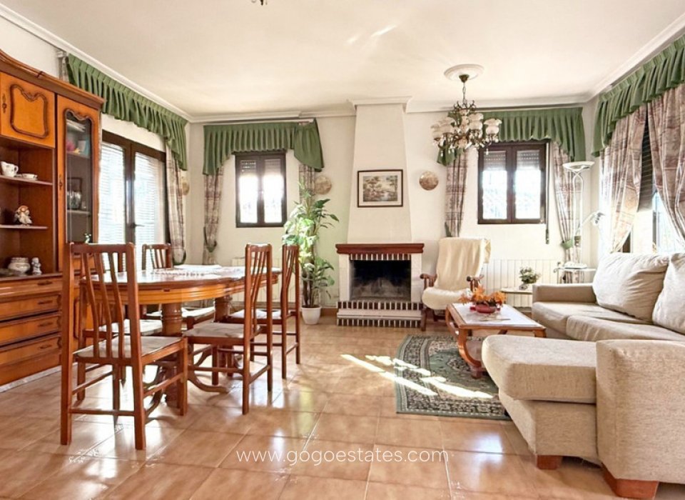 Resale - House - Detached Villa - Torrevieja - Torrevieja Centro