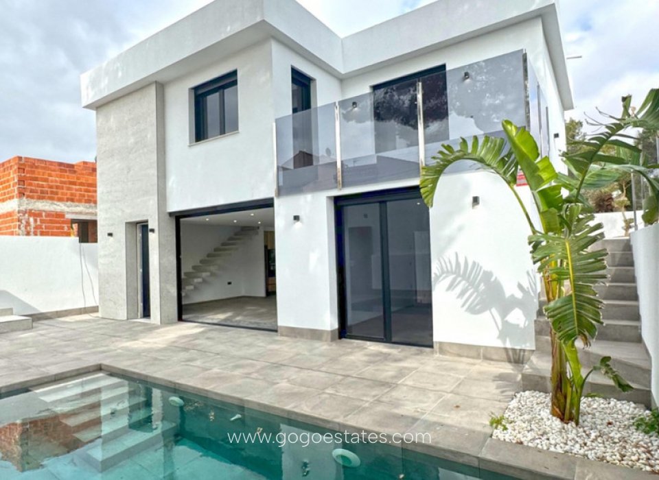 Resale - House - Detached Villa - Torrevieja - Torrevieja Centro