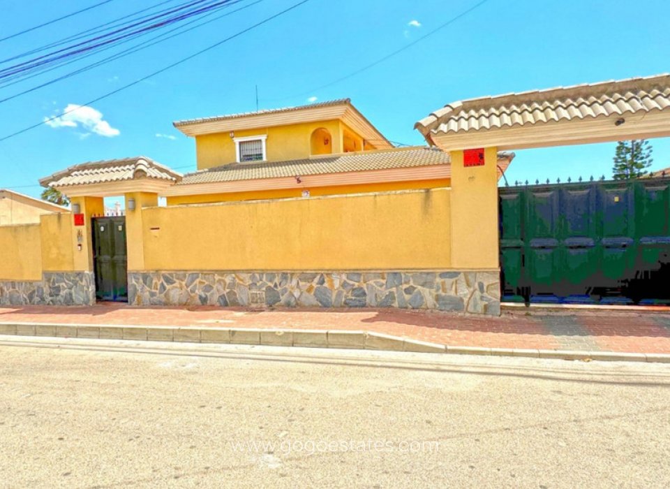 Resale - House - Detached Villa - Torrevieja - Torrevieja Centro