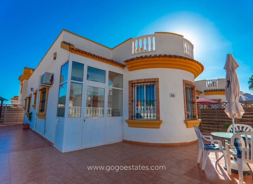 Resale - House - Detached Villa - Urbanización El Raso