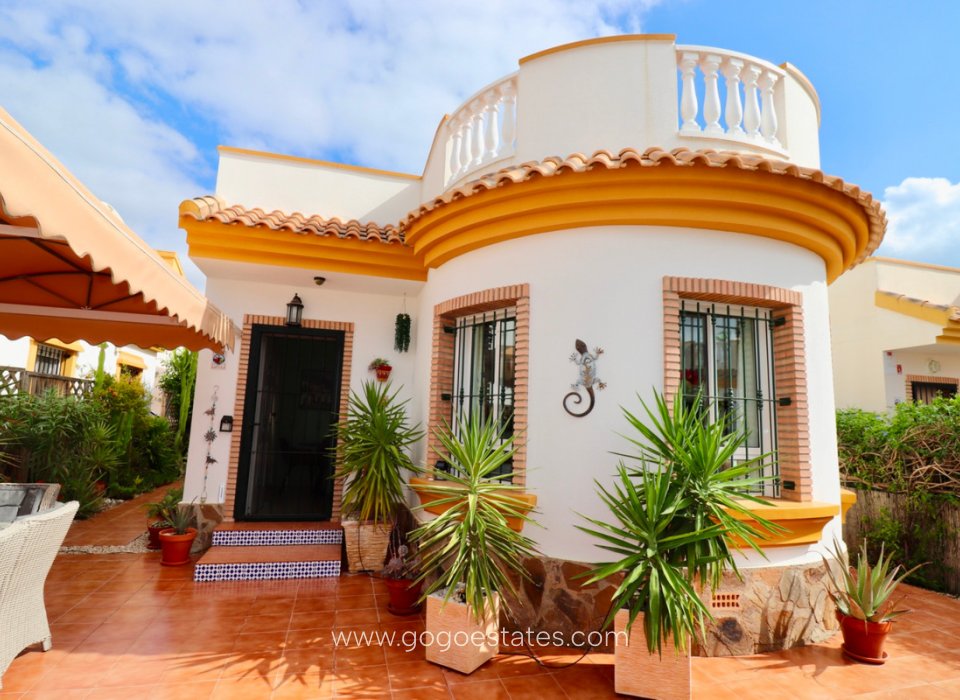 Resale - House - Detached Villa - Urbanización El Raso
