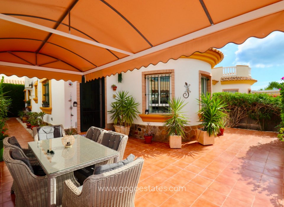 Resale - House - Detached Villa - Urbanización El Raso