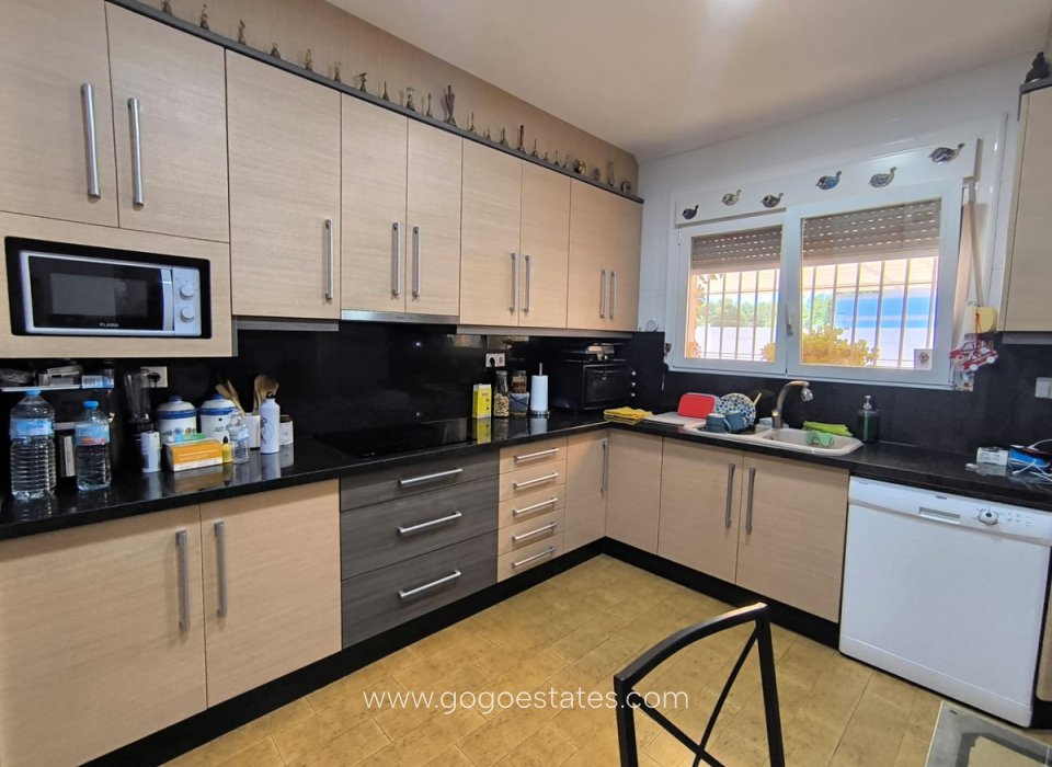 Resale - House - Detached Villa - Yecla - Yecla Centro