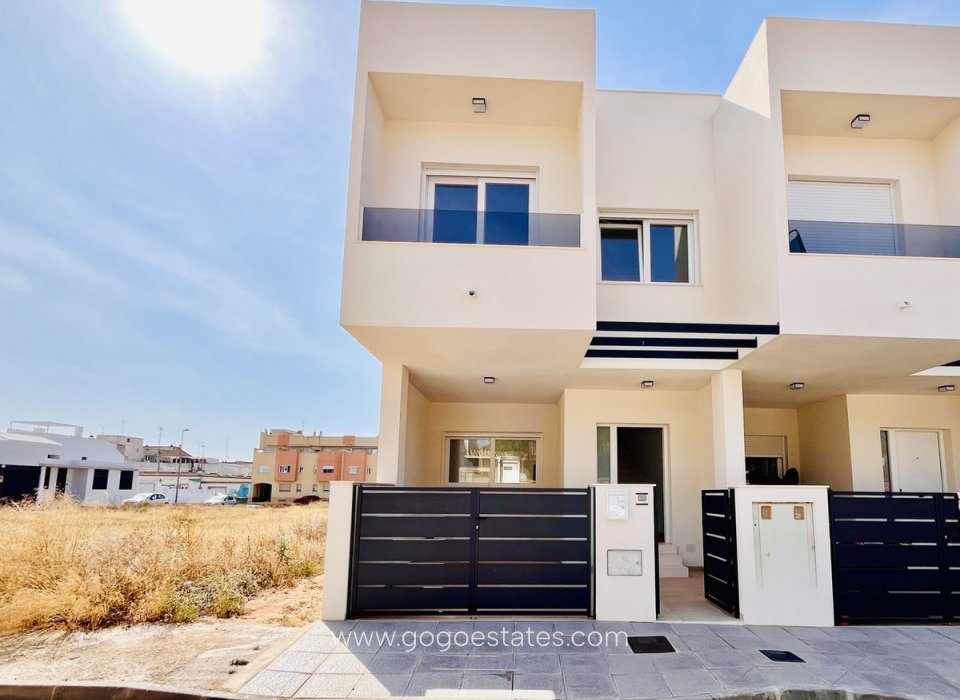 Resale - House - Townhouse - Pilar De La Horadada - Pilar de la Horadada Centro