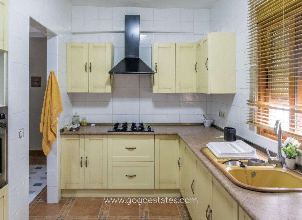 Resale - House - Townhouse - Seron