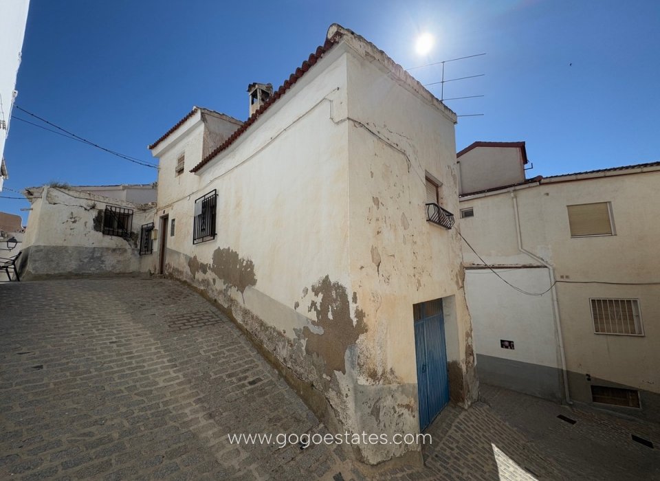 Resale - House - Townhouse - Seron