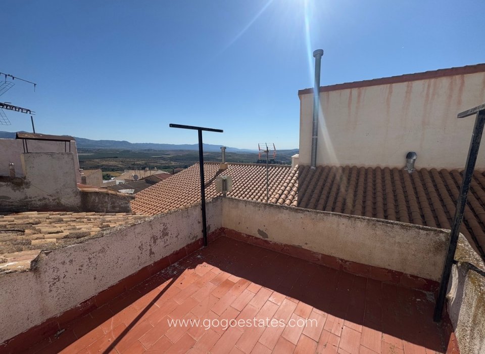 Resale - House - Townhouse - Seron