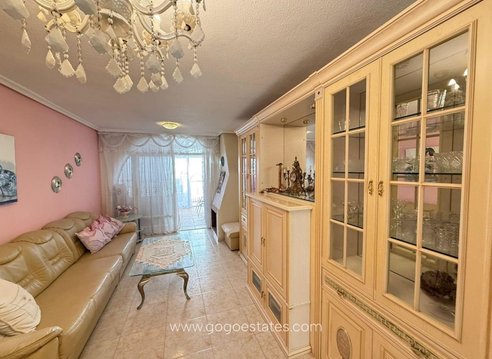 Resale - House - Townhouse - Torrevieja - Torrevieja Centro