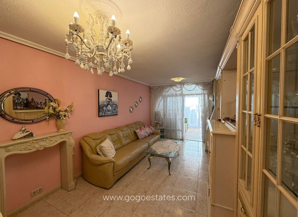 Resale - House - Townhouse - Torrevieja - Torrevieja Centro