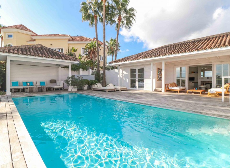 Resale - Villa - Benahavís - El Paraíso