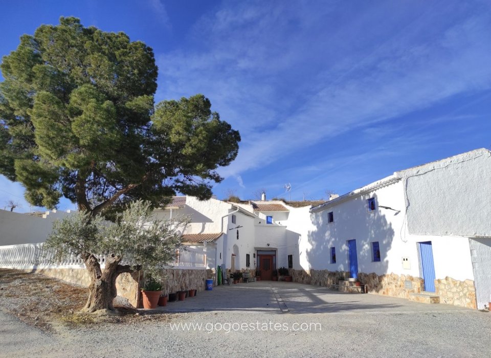 Resale - Villa - Cuevas del Campo - Granada