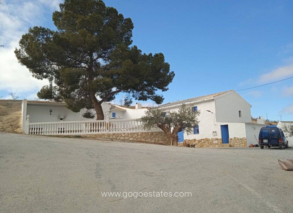 Resale - Villa - Cuevas del Campo - Granada