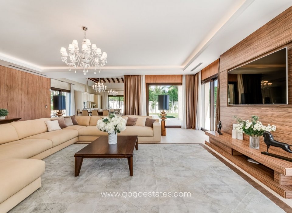 Resale - Villa - Málaga - Nueva Andalucía