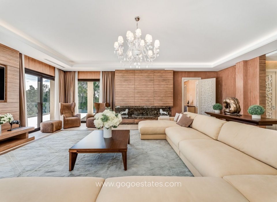 Resale - Villa - Málaga - Nueva Andalucía