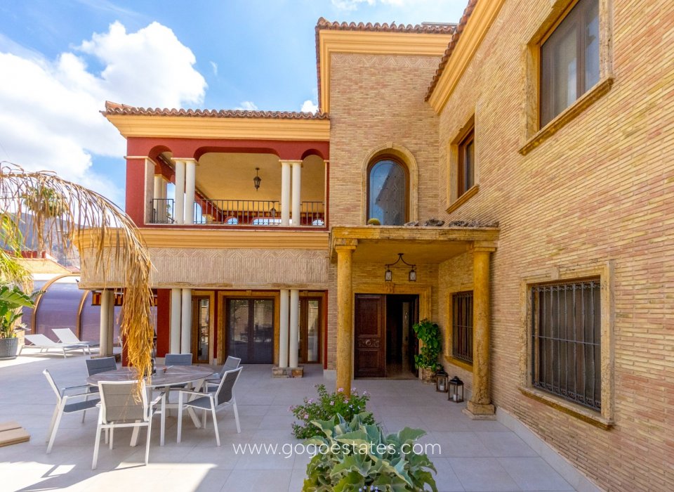 Resale - Villa - Orihuela