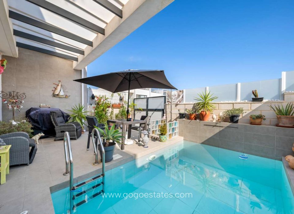 Resale - Villa - VILLAMARTIN - Orihuela